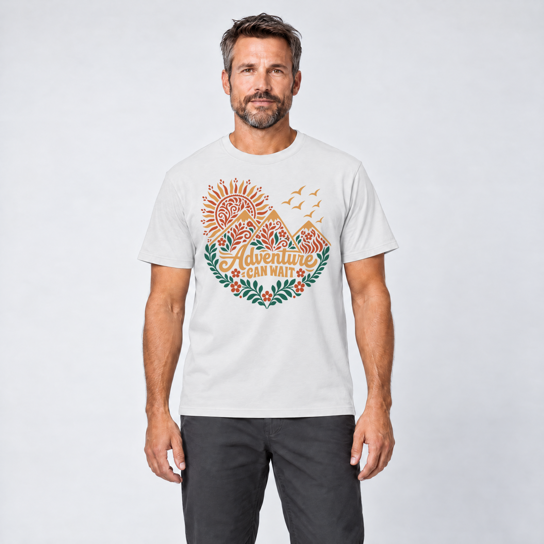 Mann trägt Adventure can wait – T-Shirt Unisex in Weiß, Ansicht von vorn