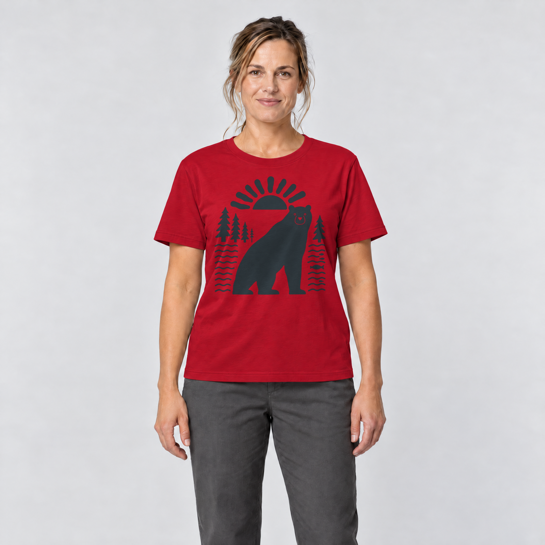 Frau trägt Bär im Sonnenbogen – T-Shirt Unisex in Rot, Ansicht von vorn