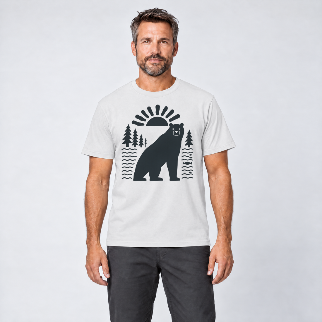 Mann trägt Bär im Sonnenbogen – T-Shirt Unisex in Weiß, Ansicht von vorn