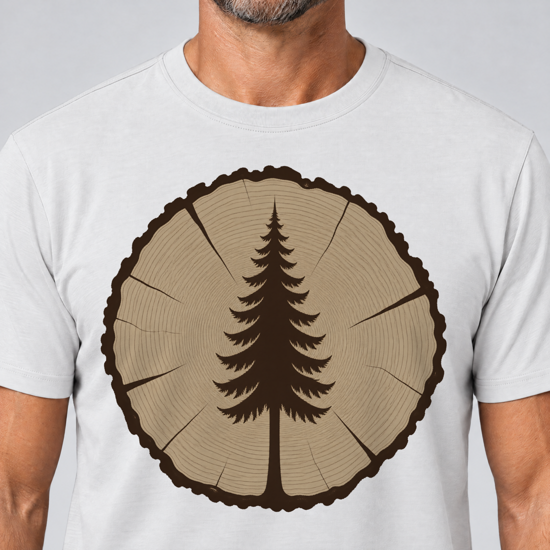 Nahaufnahme des Drucks: Fichte in der Baumscheibe – T-Shirt Unisex in Weiß, von einem Mann getragen