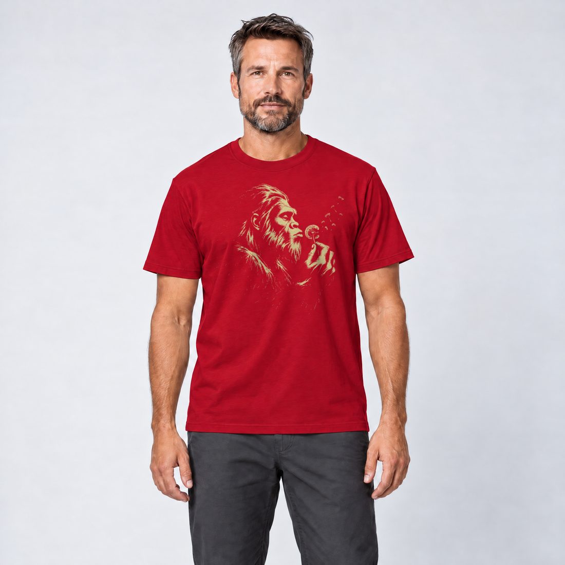 Mann trägt Bigfoot mit Pusteblume – T-Shirt Unisex in Rot, Ansicht von vorn