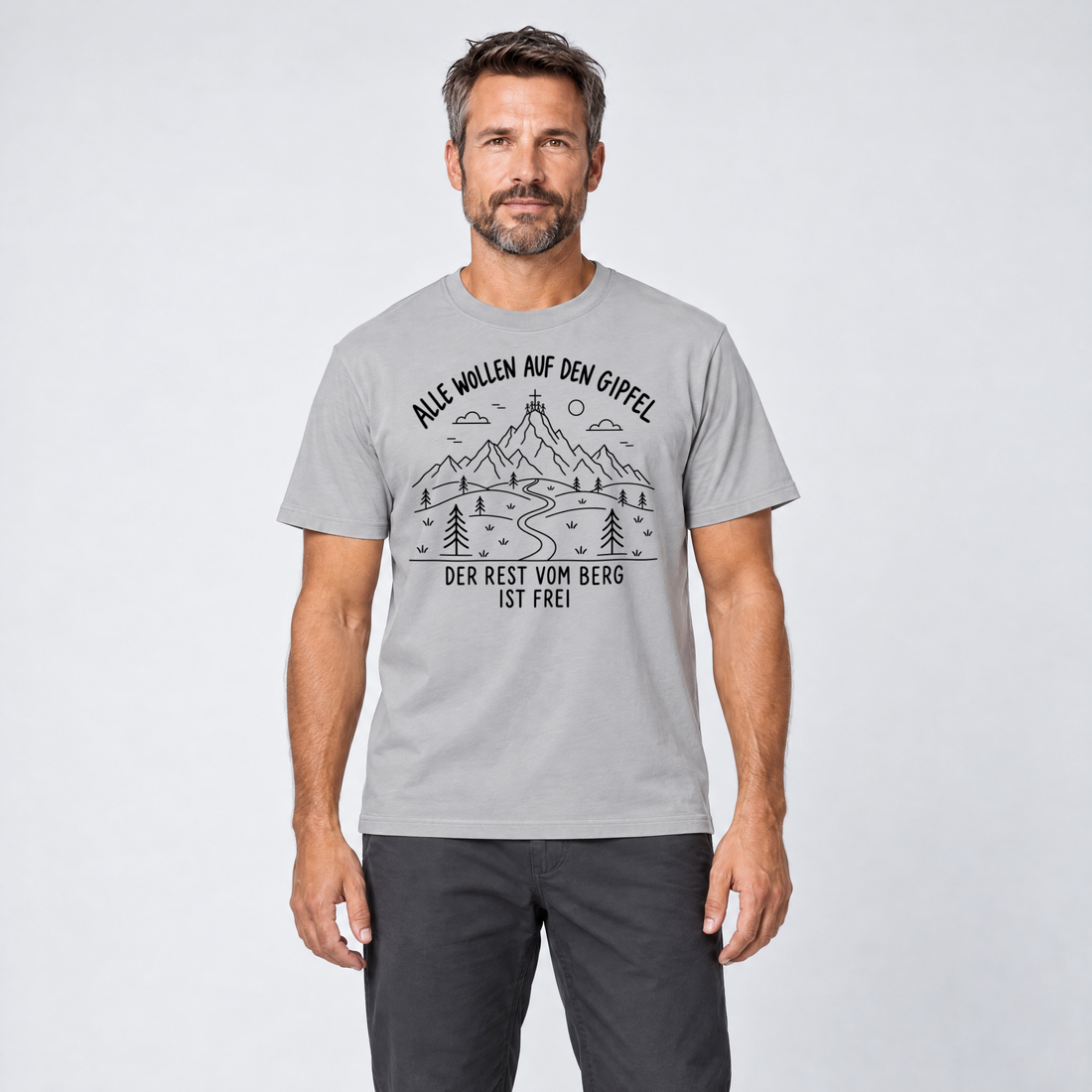 Mann trägt Der Rest vom Berg ist frei – T-Shirt Unisex in Hellgrau, Ansicht von vorn