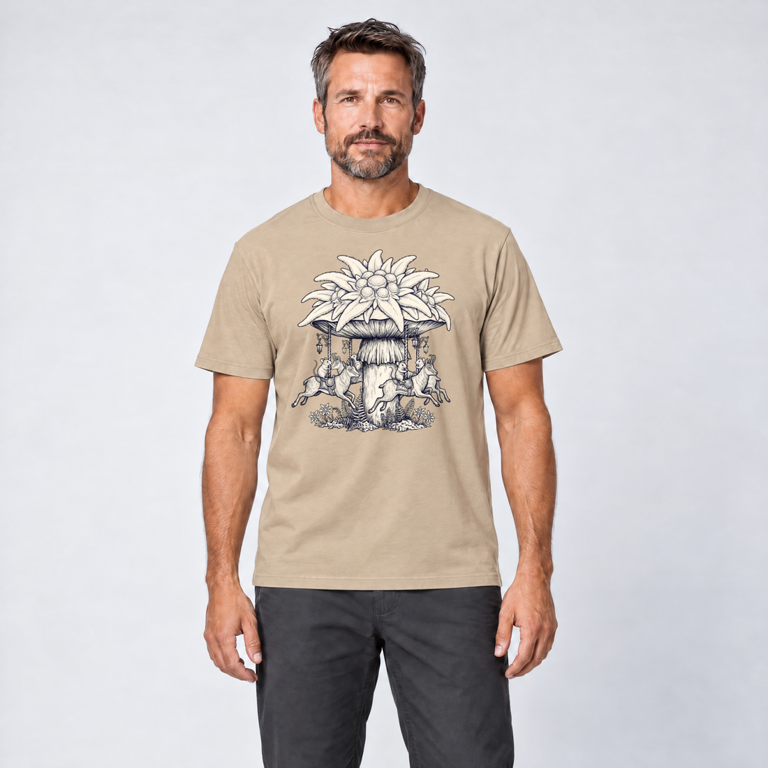Mann trägt Edelweiß-Karussell – T-Shirt Unisex in Sand, Ansicht von vorn