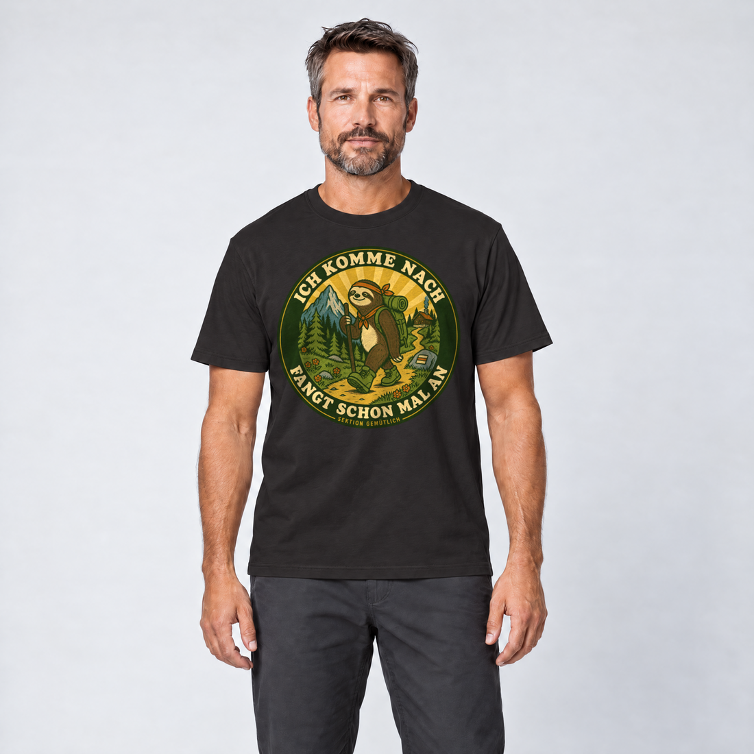 Mann trägt Fangt schon mal an – T-Shirt Unisex in Schwarz, Ansicht von vorn