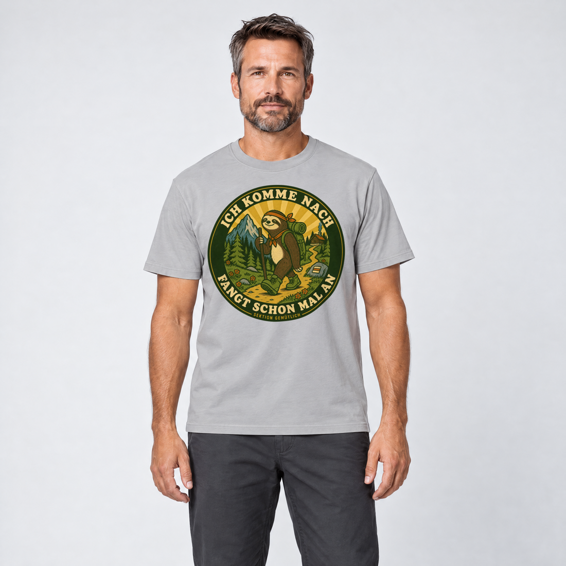Mann trägt Fangt schon mal an – T-Shirt Unisex in Hellgrau, Ansicht von vorn