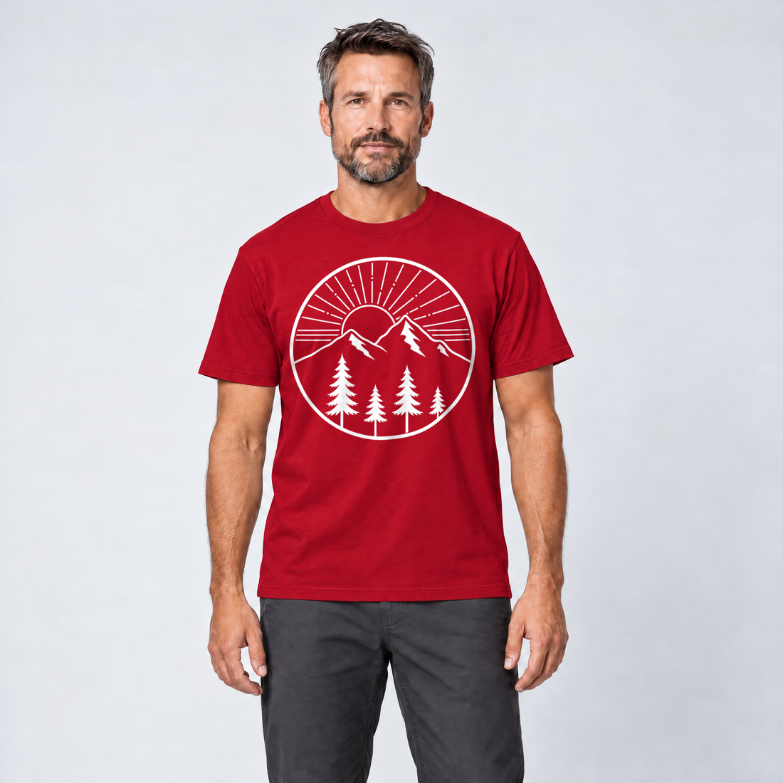 Mann trägt Bergmorgen – T-Shirt Unisex in Rot, Ansicht von vorn