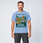 Mann trägt Geht schon – T-Shirt Unisex in Himmelblau, Ansicht von vorn