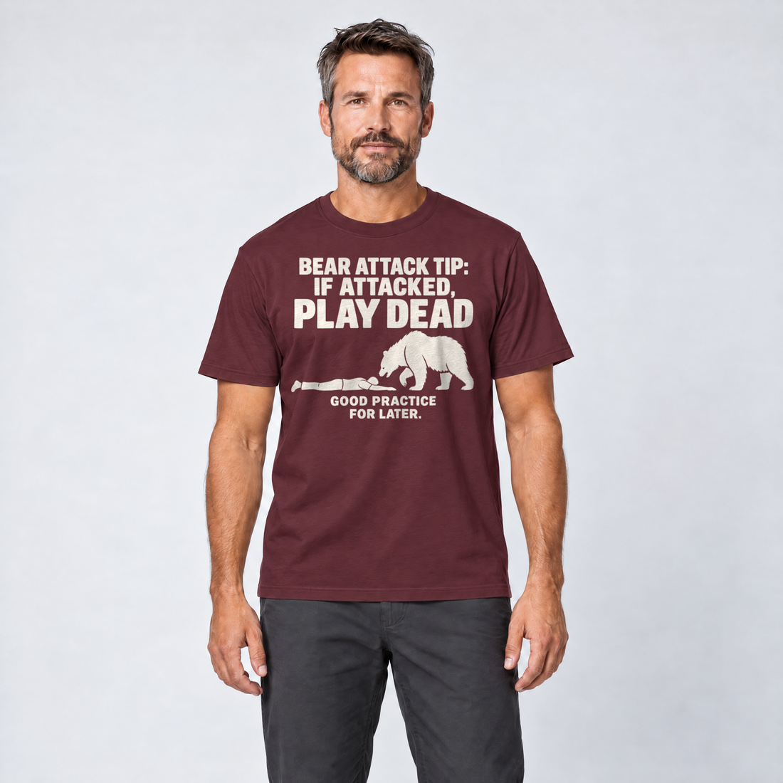 Mann trägt Good Practice for Later – T-Shirt Unisex in Bordeaux, Ansicht von vorn