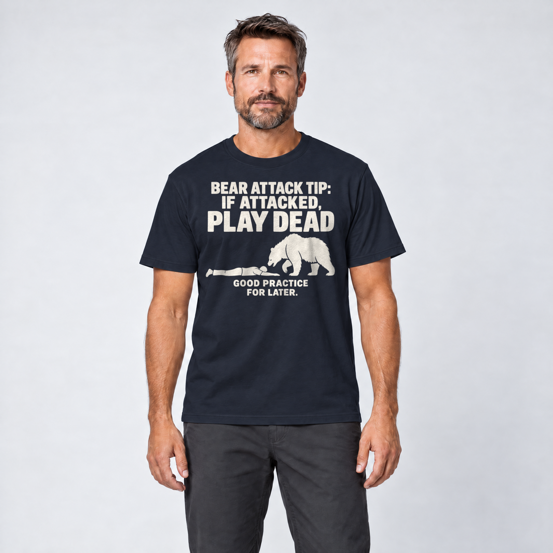Mann trägt Good Practice for Later – T-Shirt Unisex in Navy, Ansicht von vorn