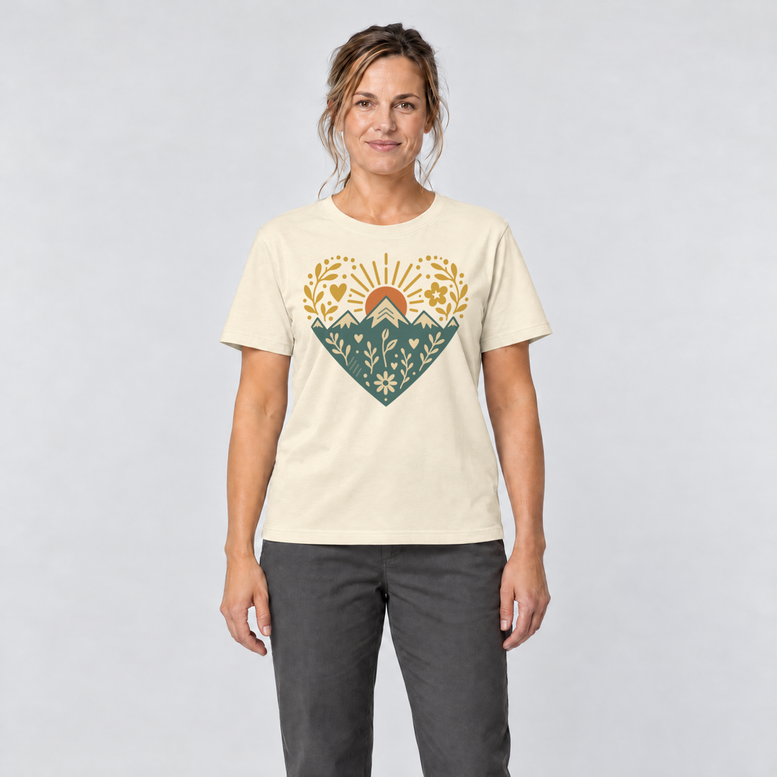 Frau trägt Bergherz – T-Shirt Unisex in Natur, Ansicht von vorn