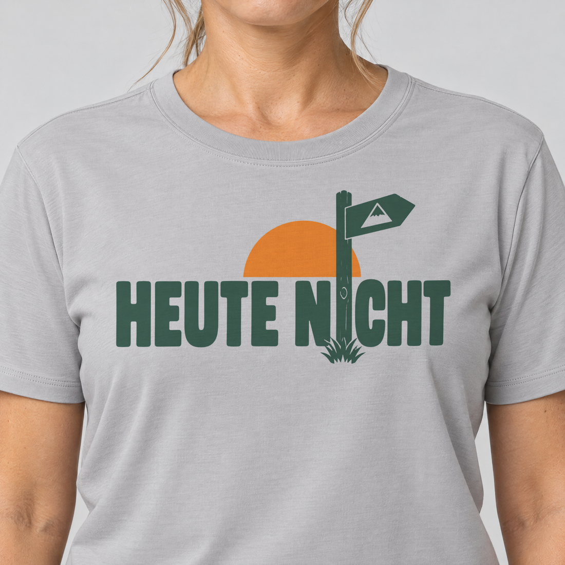 Nahaufnahme des Drucks: Heute nicht – T-Shirt Unisex in Hellgrau, von einer Frau getragen