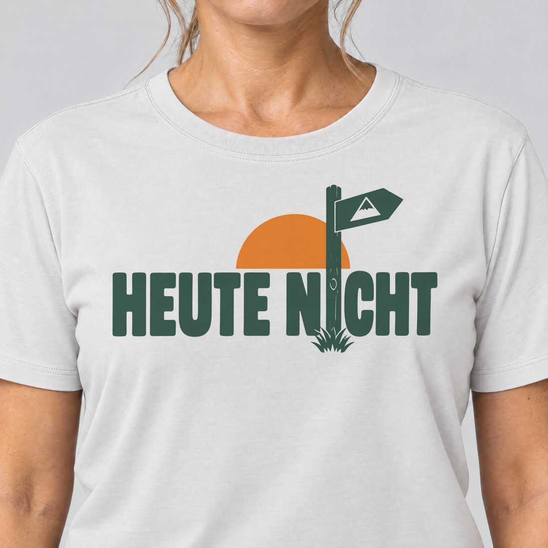 Nahaufnahme des Drucks: Heute nicht – T-Shirt Unisex in Weiß, von einer Frau getragen
