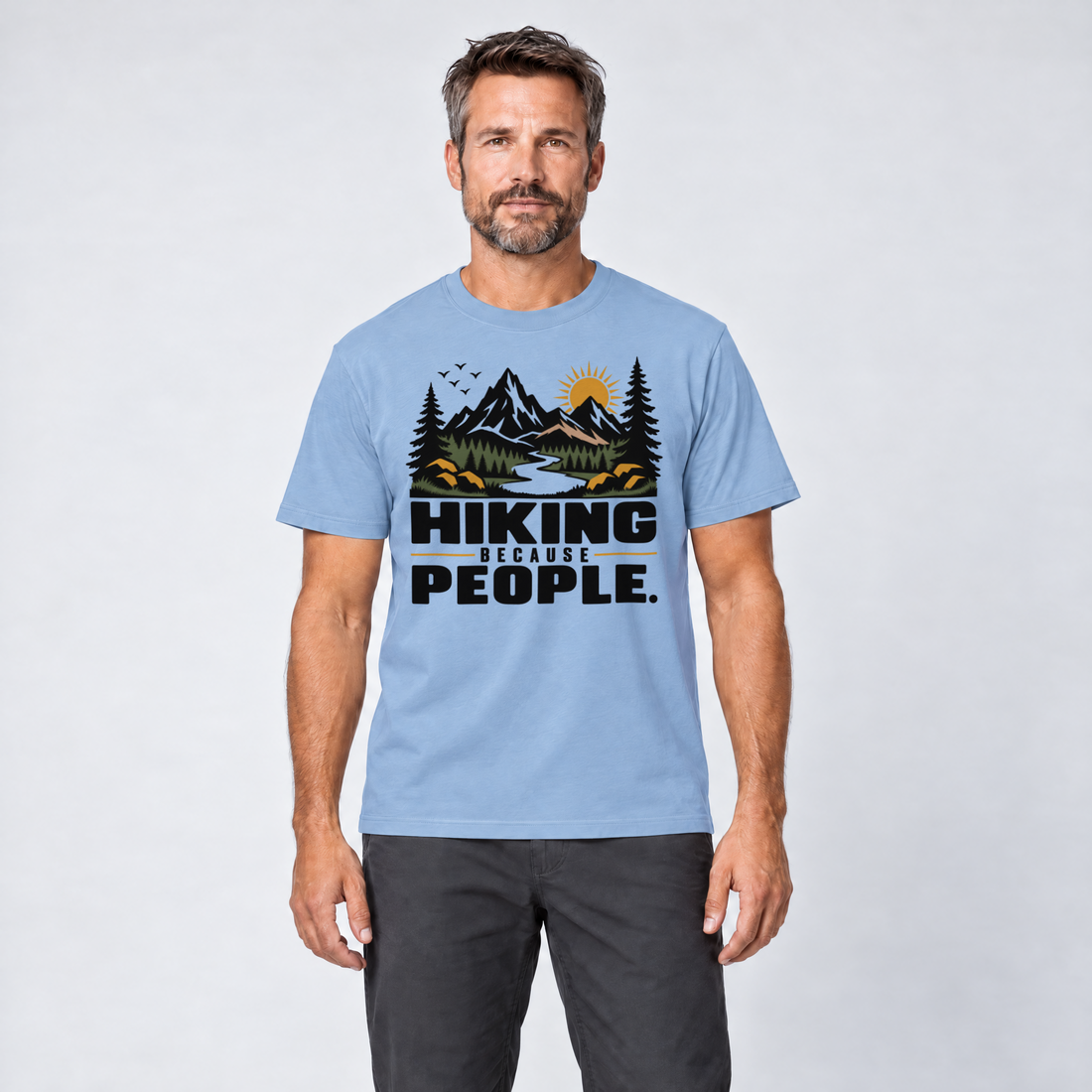 Mann trägt Hiking because people – T-Shirt Unisex in Himmelblau, Ansicht von vorn