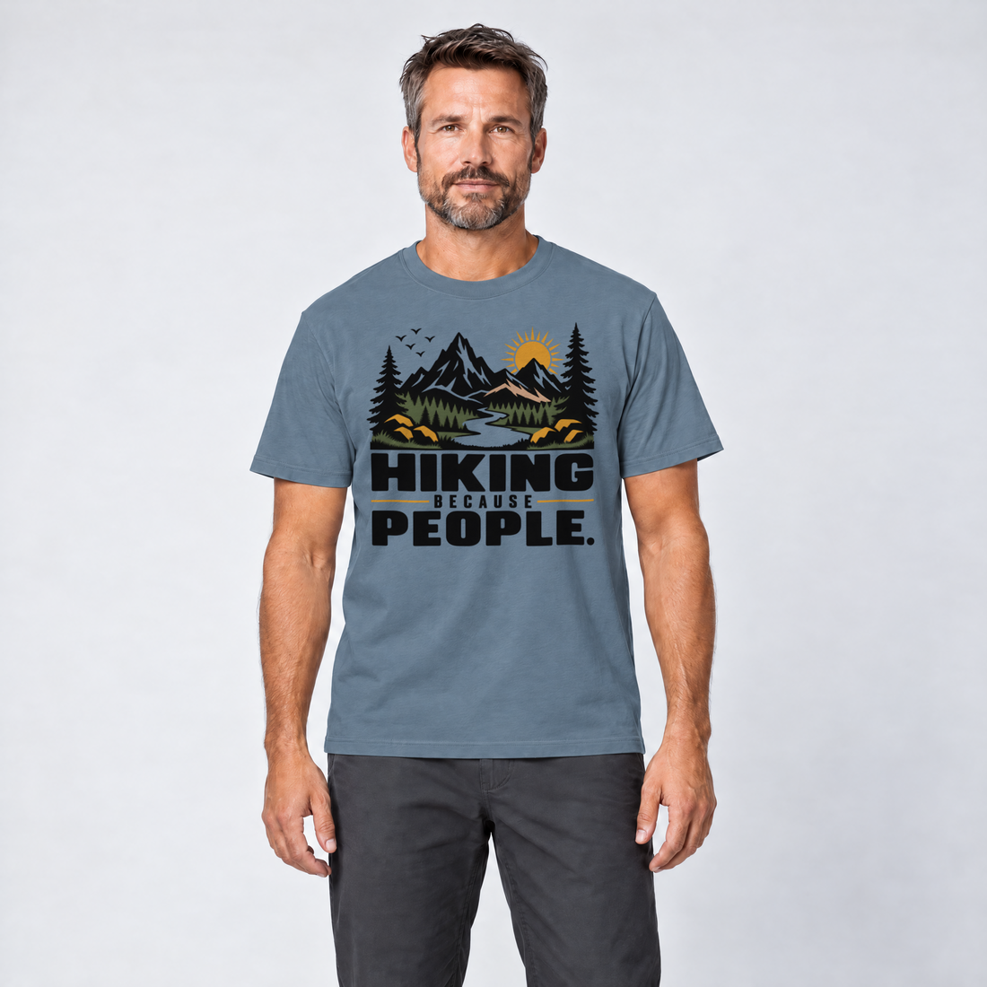 Mann trägt Hiking because people – T-Shirt Unisex in Steinblau, Ansicht von vorn