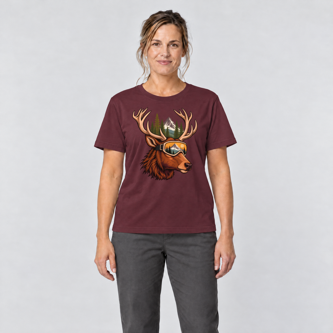 Frau trägt Hirsch mit Skibrille – T-Shirt Unisex in Bordeaux, Ansicht von vorn