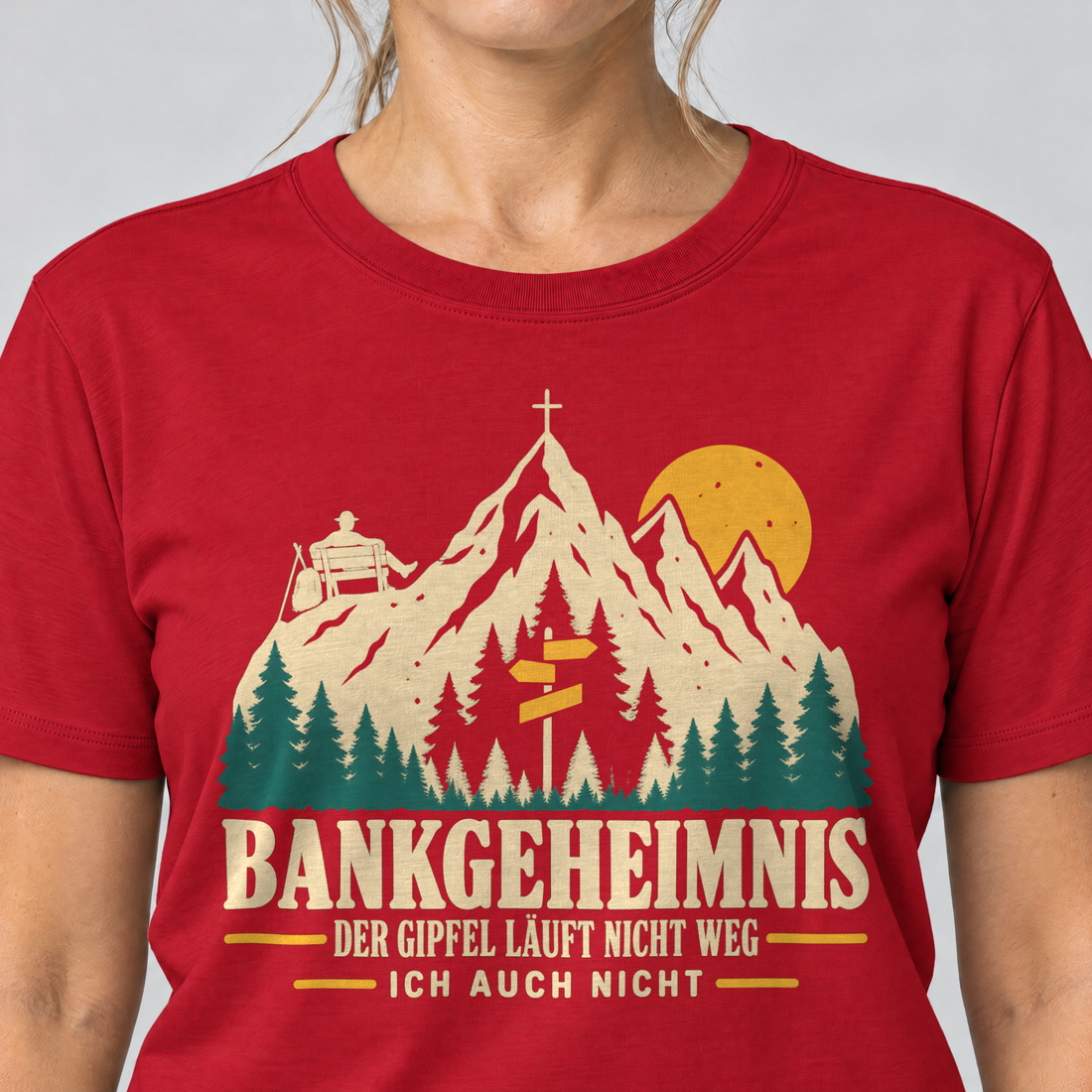 Nahaufnahme des Drucks: Bankgeheimnis – T-Shirt Unisex in Rot, von einer Frau getragen