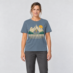 Frau trägt Bankgeheimnis – T-Shirt Unisex in Steinblau, Ansicht von vorn
