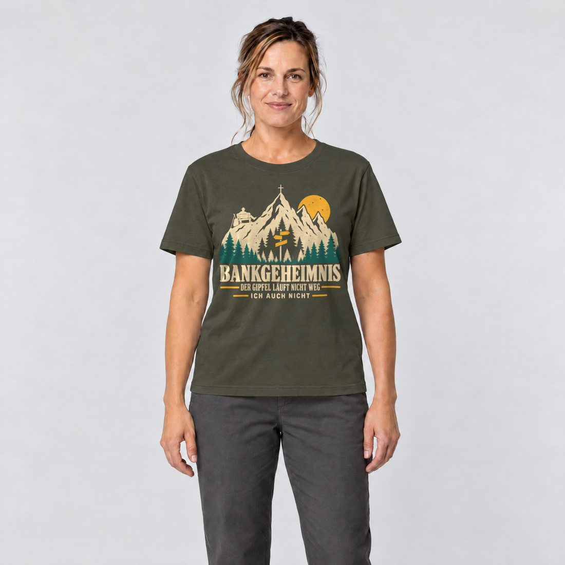 Frau trägt Bankgeheimnis – T-Shirt Unisex in Oliv, Ansicht von vorn