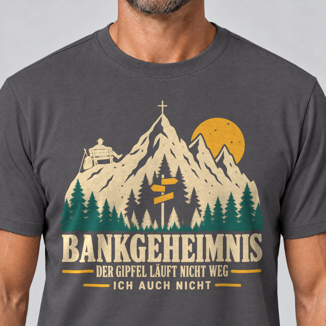 Nahaufnahme des Drucks: Bankgeheimnis – T-Shirt Unisex in Dunkelgrau, von einem Mann getragen