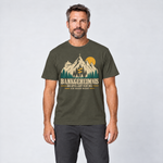 Mann trägt Bankgeheimnis – T-Shirt Unisex in Oliv, Ansicht von vorn