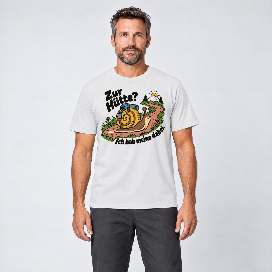 Mann trägt Zur Hütte? Ich hab meine dabei – T-Shirt Unisex in Weiß, Ansicht von vorn