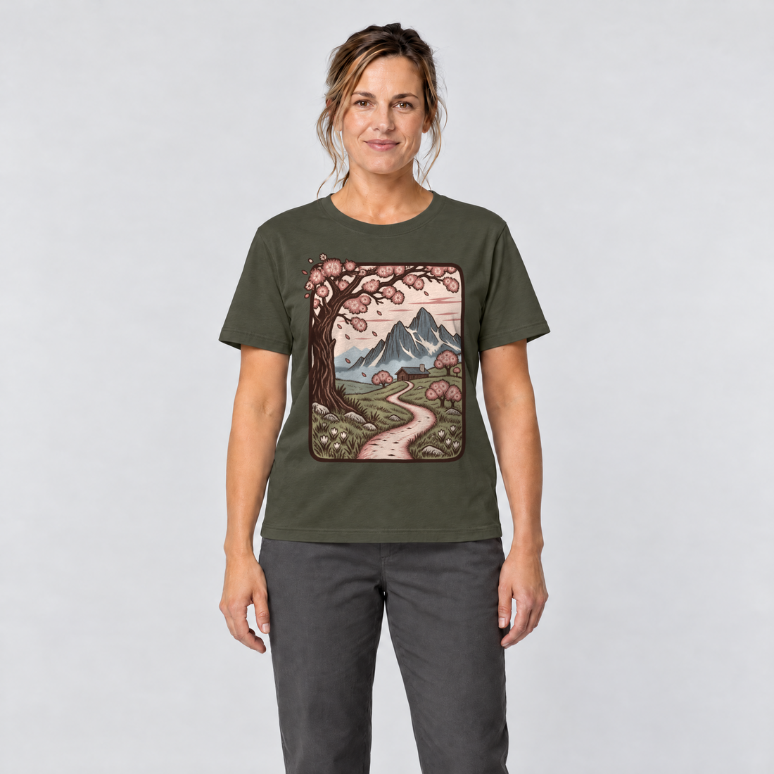 Frau trägt Almweg zur Hütte – T-Shirt Unisex in Oliv, Ansicht von vorn