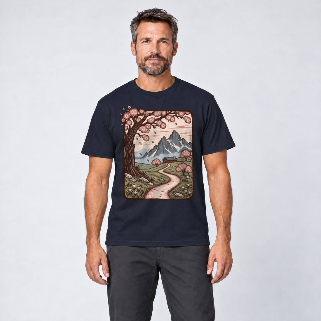 Mann trägt Almweg zur Hütte – T-Shirt Unisex in Navy, Ansicht von vorn