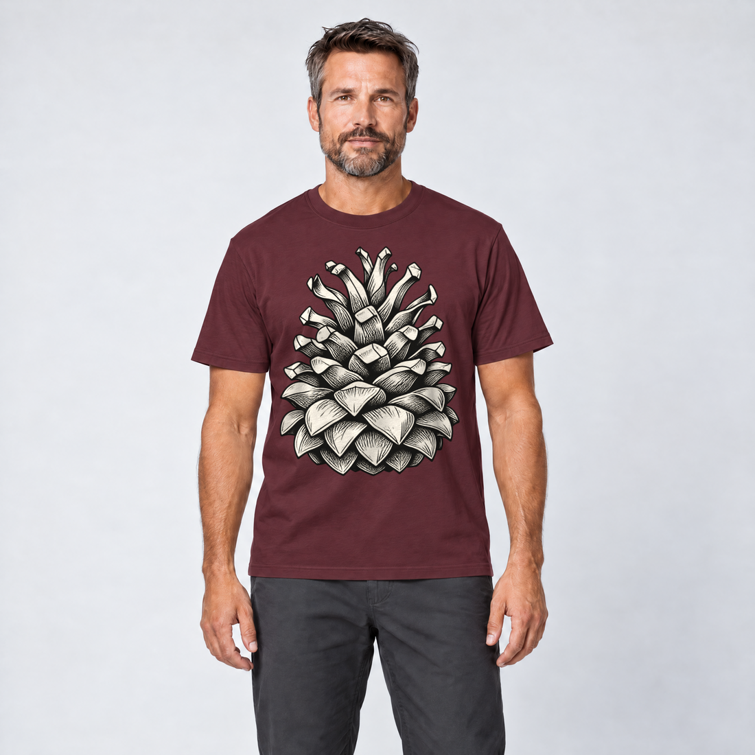 Mann trägt Kiefernzapfen – T-Shirt Unisex in Bordeaux, Ansicht von vorn
