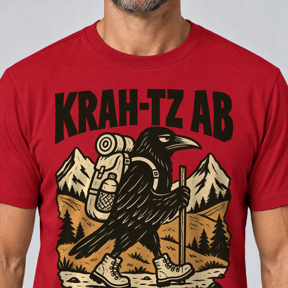 Nahaufnahme des Drucks: Krah-tz ab – T-Shirt Unisex in Rot, von einem Mann getragen