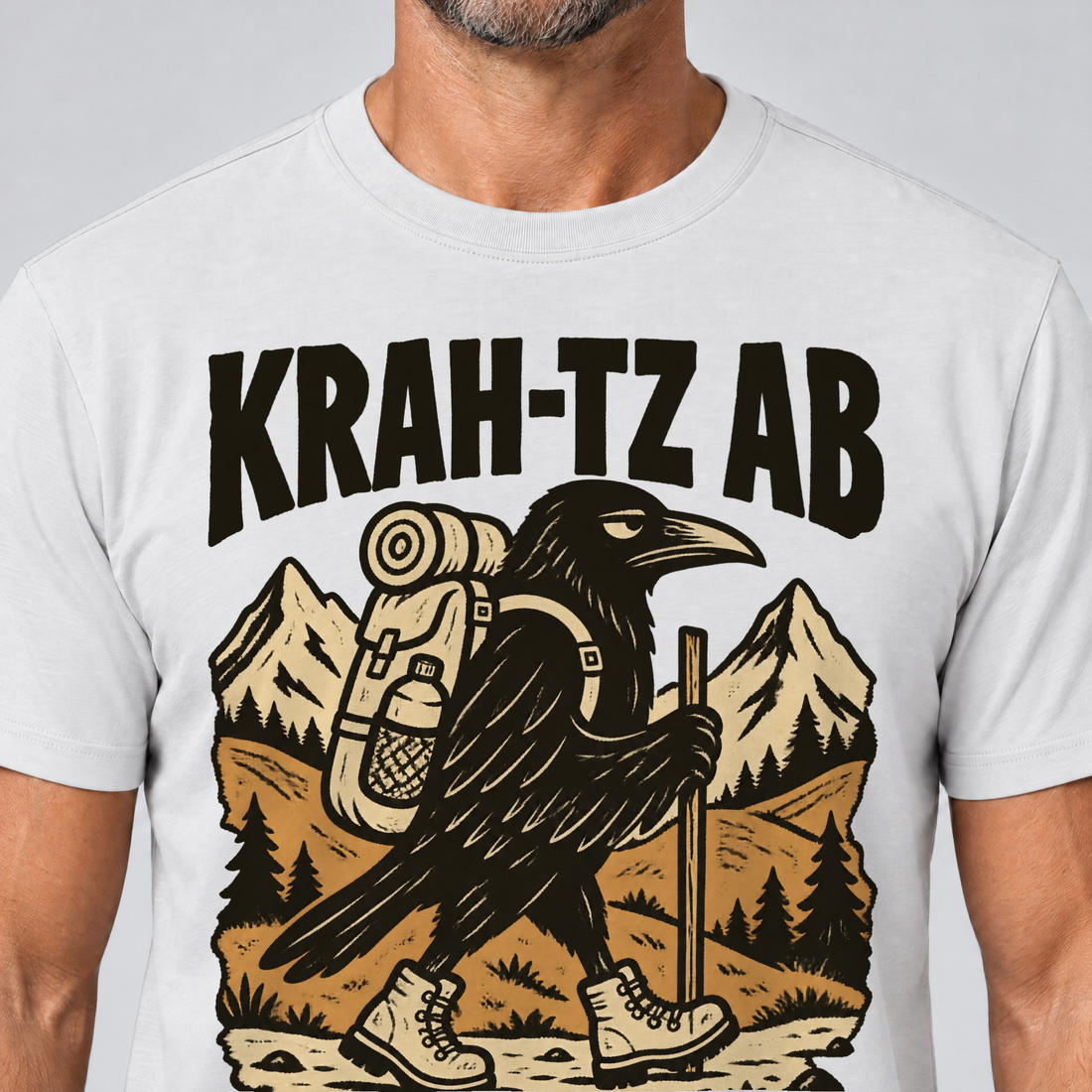 Nahaufnahme des Drucks: Krah-tz ab – T-Shirt Unisex in Weiß, von einem Mann getragen