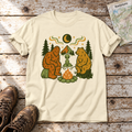 Bigfoot, Alien und Bär am Lagerfeuer – T-Shirt Unisex