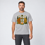 Mann trägt Bigfoot, Alien und Bär am Lagerfeuer – T-Shirt Unisex in Hellgrau, Ansicht von vorn