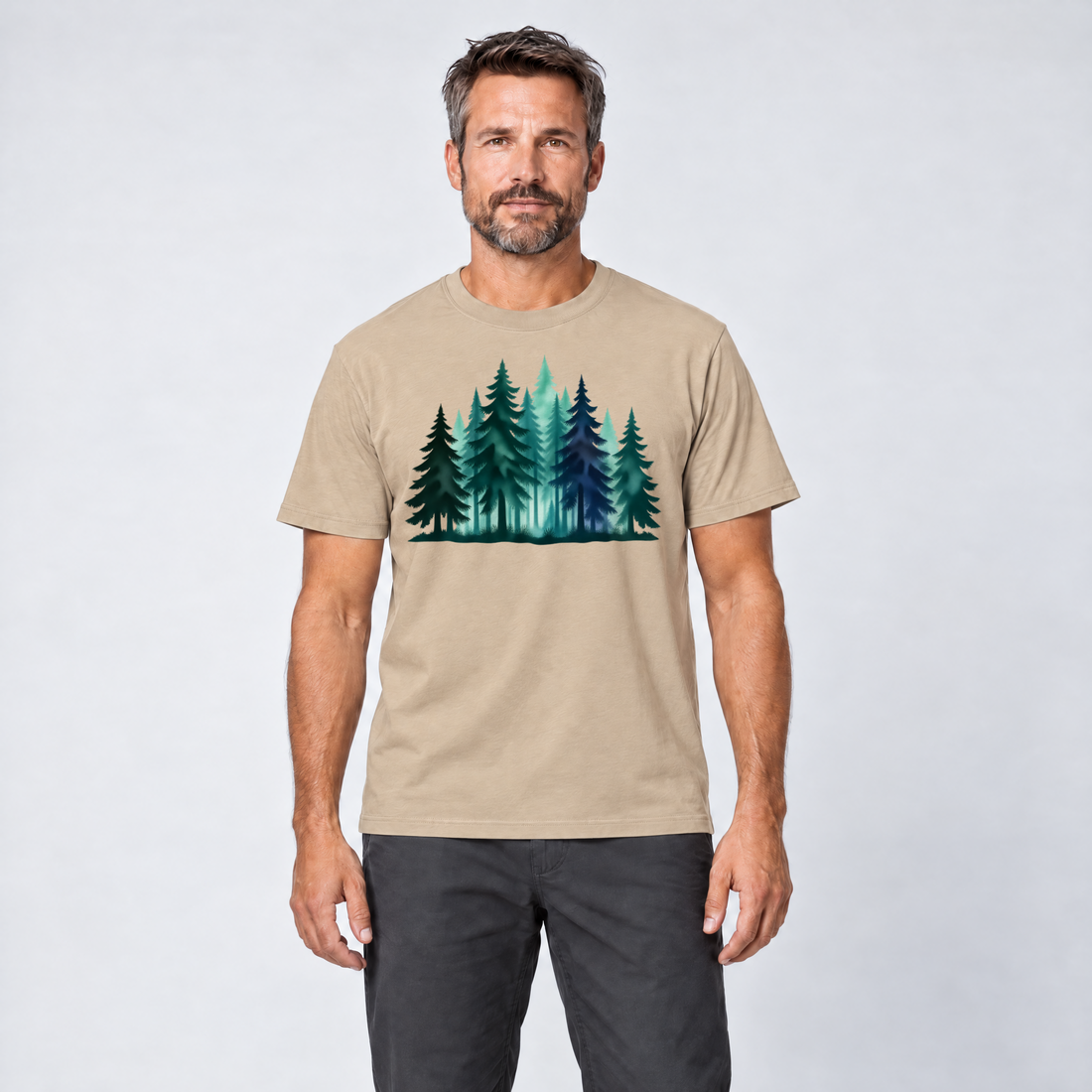 Mann trägt Nebelwald – T-Shirt Unisex in Sand, Ansicht von vorn