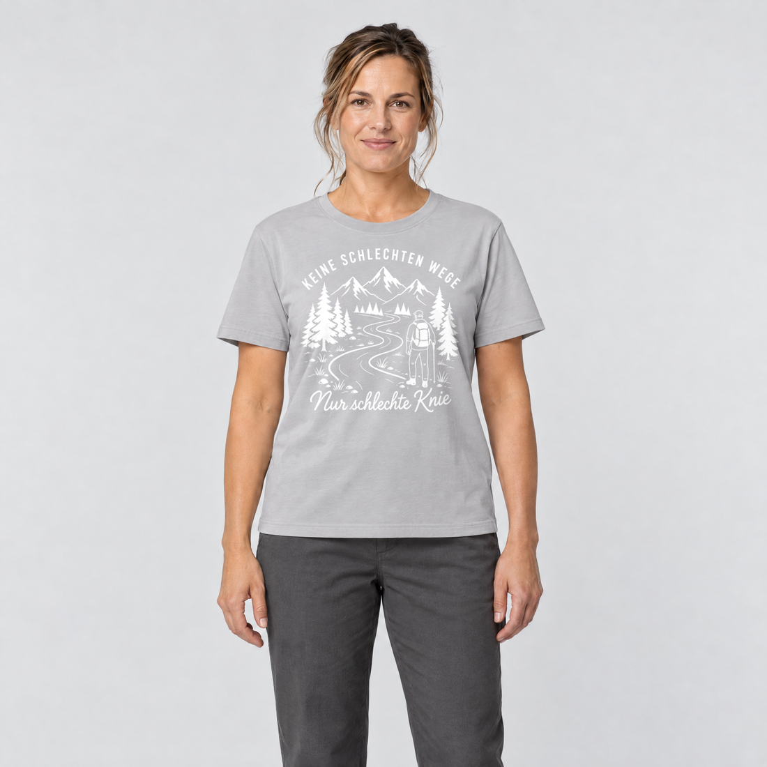Frau trägt Nur schlechte Knie – T-Shirt Unisex in Hellgrau, Ansicht von vorn