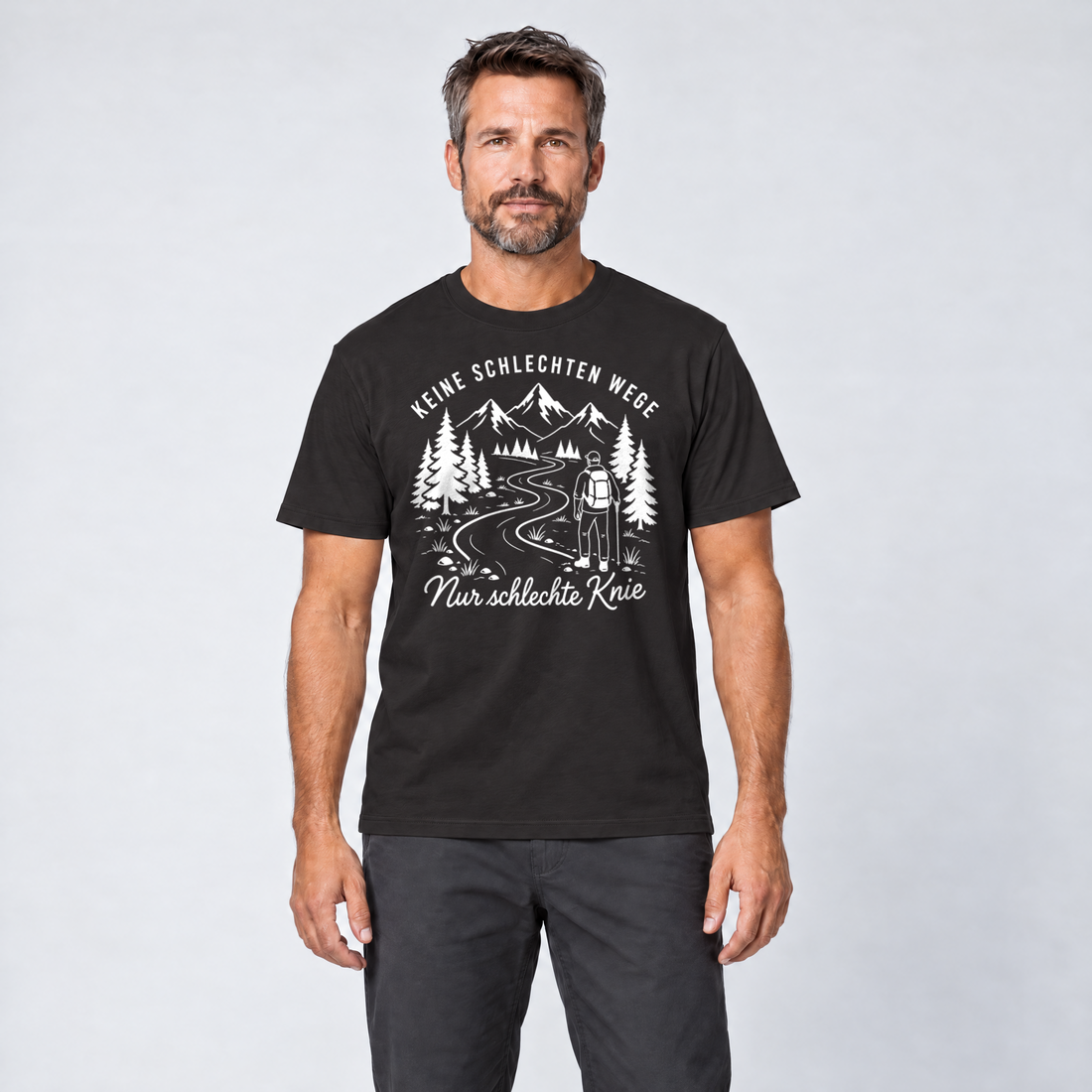 Mann trägt Nur schlechte Knie – T-Shirt Unisex in Schwarz, Ansicht von vorn