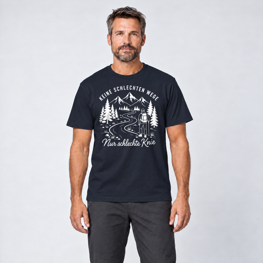 Mann trägt Nur schlechte Knie – T-Shirt Unisex in Navy, Ansicht von vorn