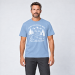 Mann trägt Nur schlechte Knie – T-Shirt Unisex in Himmelblau, Ansicht von vorn