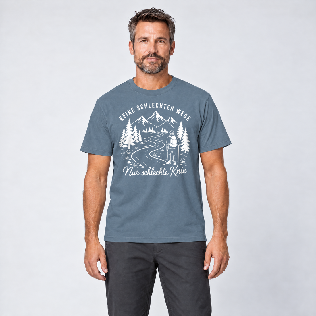 Mann trägt Nur schlechte Knie – T-Shirt Unisex in Steinblau, Ansicht von vorn