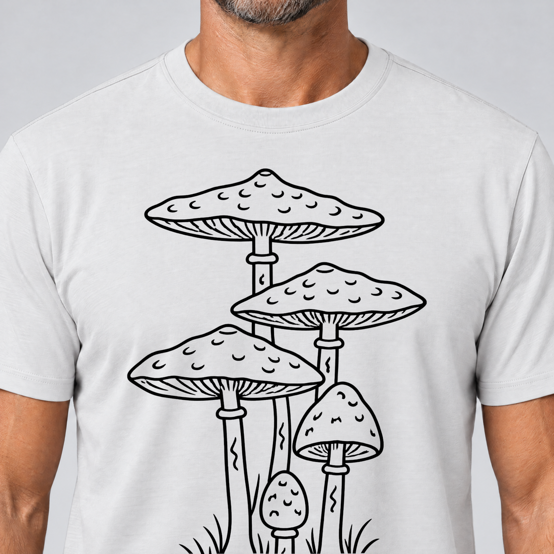 Nahaufnahme des Drucks: Parasolpilze – T-Shirt Unisex in Weiß, von einem Mann getragen