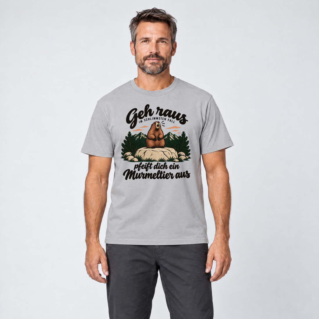 Mann trägt Pfeift dich ein Murmeltier aus – T-Shirt Unisex in Hellgrau, Ansicht von vorn
