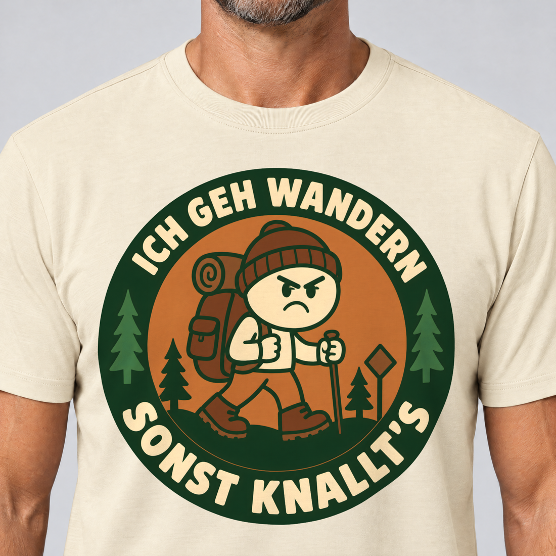 Nahaufnahme des Drucks: Sonst knallt’s – T-Shirt Unisex in Natur, von einem Mann getragen