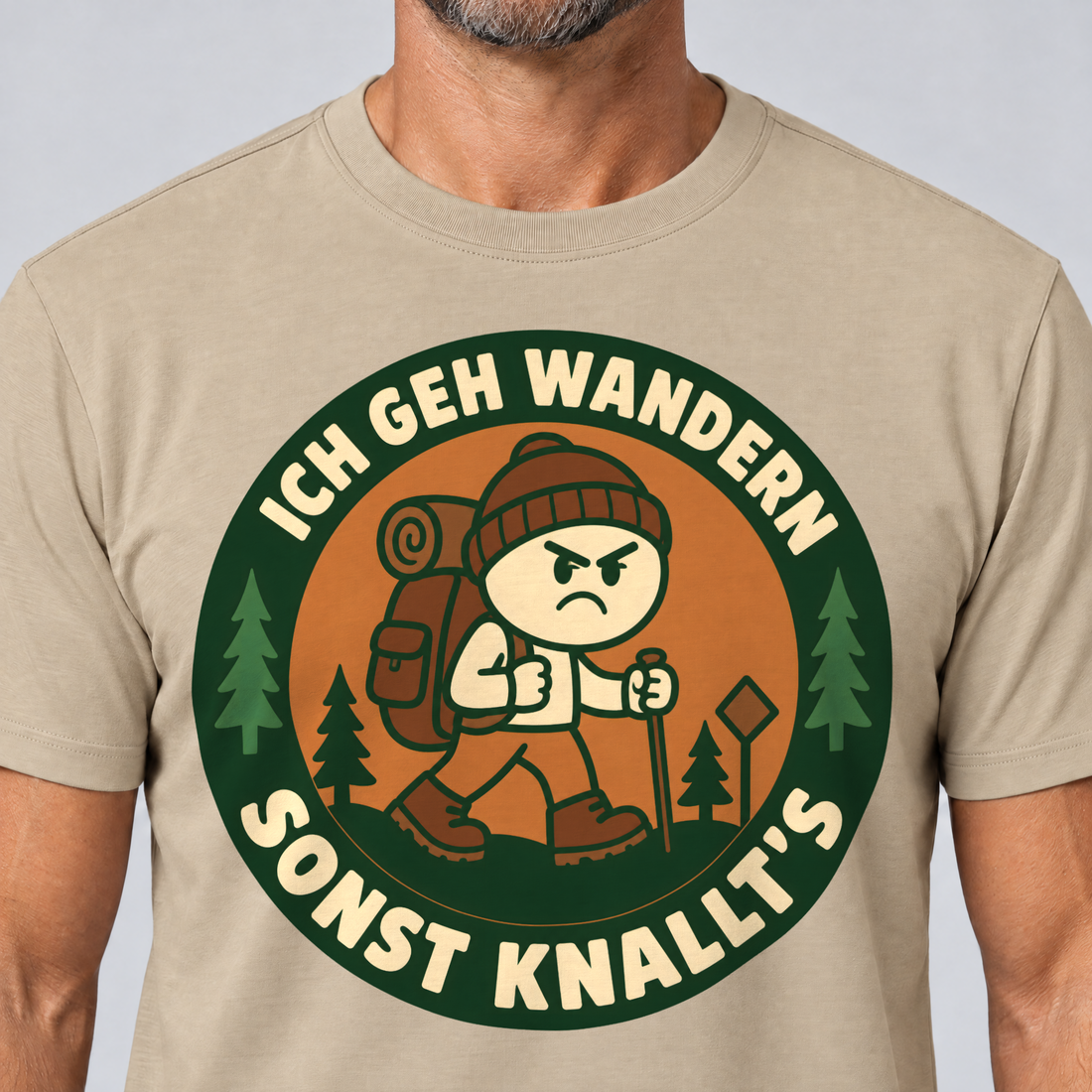 Nahaufnahme des Drucks: Sonst knallt’s – T-Shirt Unisex in Sand, von einem Mann getragen