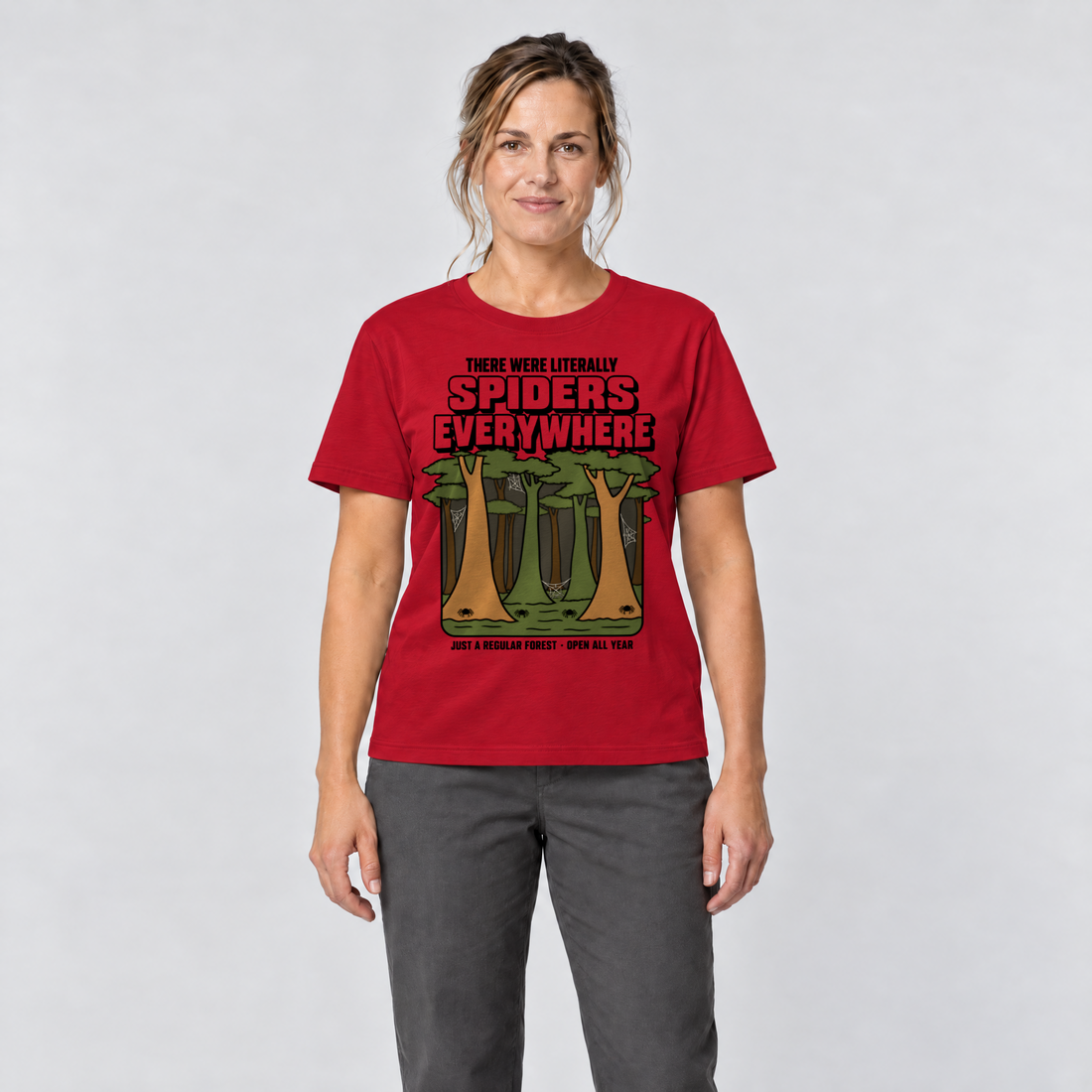 Frau trägt Literally Spiders Everywhere – T-Shirt Unisex in Rot, Ansicht von vorn