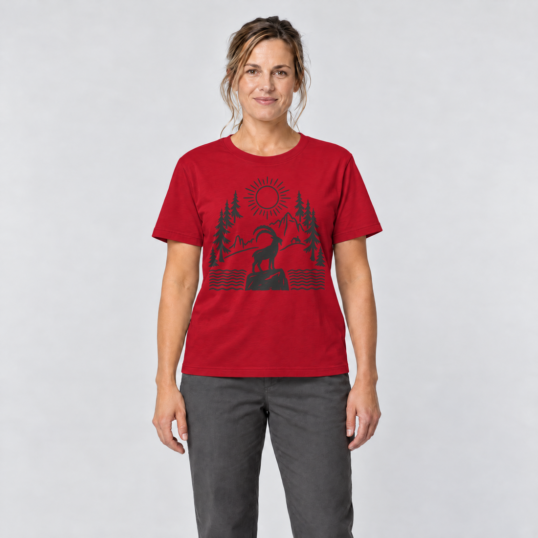 Frau trägt Steinbock am Bergsee – T-Shirt Unisex in Rot, Ansicht von vorn