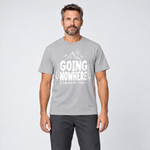 Mann trägt Going Nowhere – T-Shirt Unisex in Hellgrau, Ansicht von vorn
