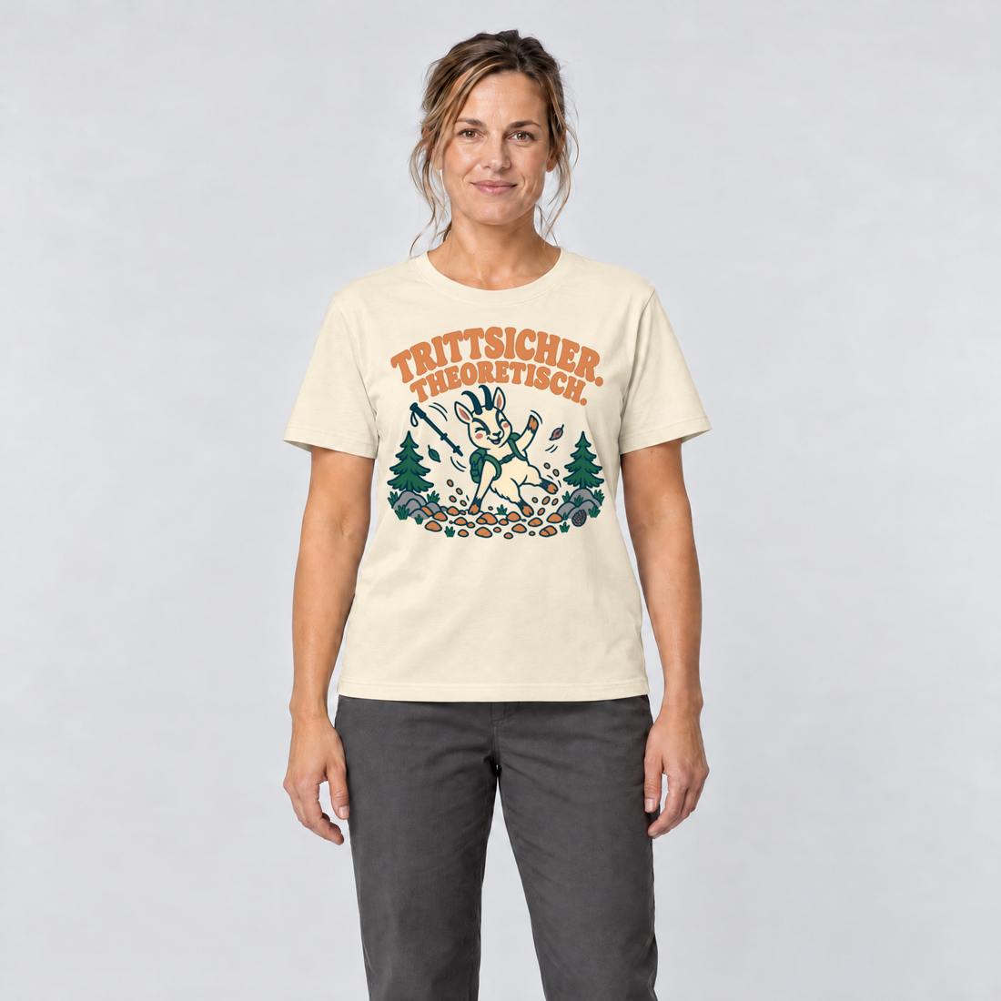 Frau trägt Trittsicher. Theoretisch. – T-Shirt Unisex in Natur, Ansicht von vorn
