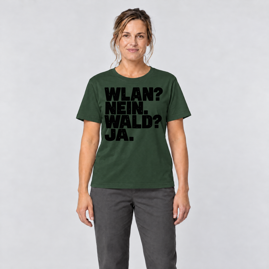 Frau trägt WLAN? Nein. Wald? Ja. – T-Shirt Unisex in Flaschengrün, Ansicht von vorn
